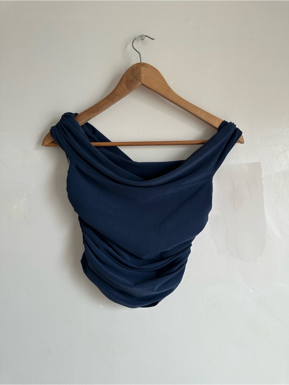 Off-Shoulder Ruched Crop Top - Picture 7 of 7